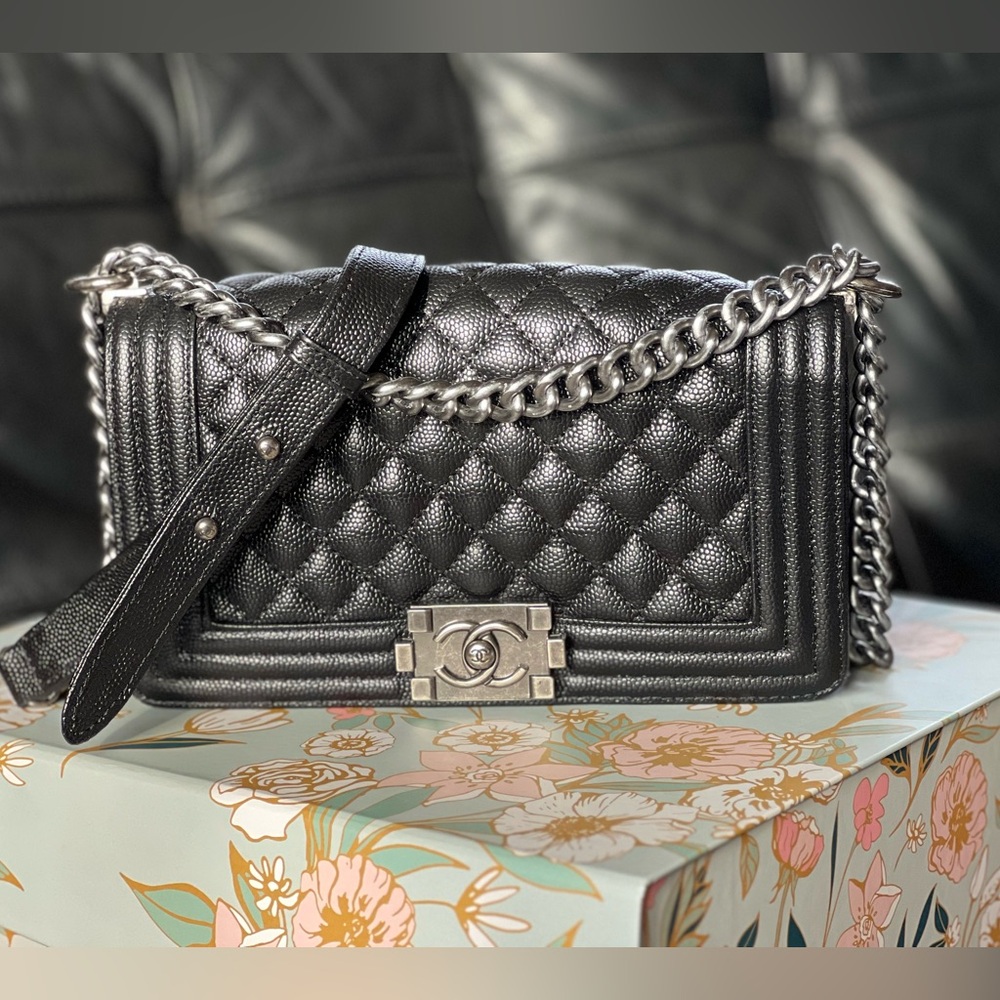 CHANEL Caviar Quilted Boy Flap Black